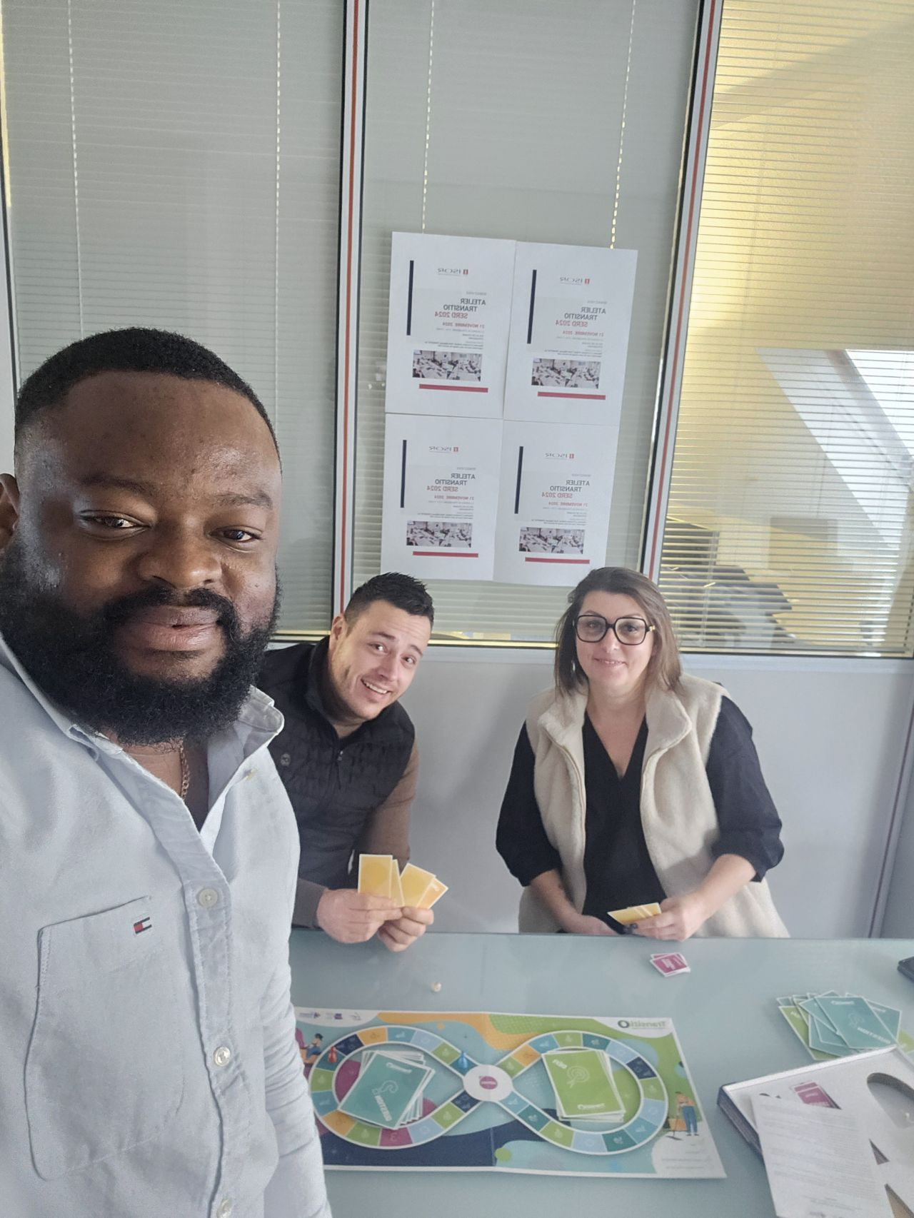 Collaborateurs de l'Agence de Strasbourg (ISOR Group), participant à un atelier ludique pour la transition écologique dans le secteur de la propreté industrielle.